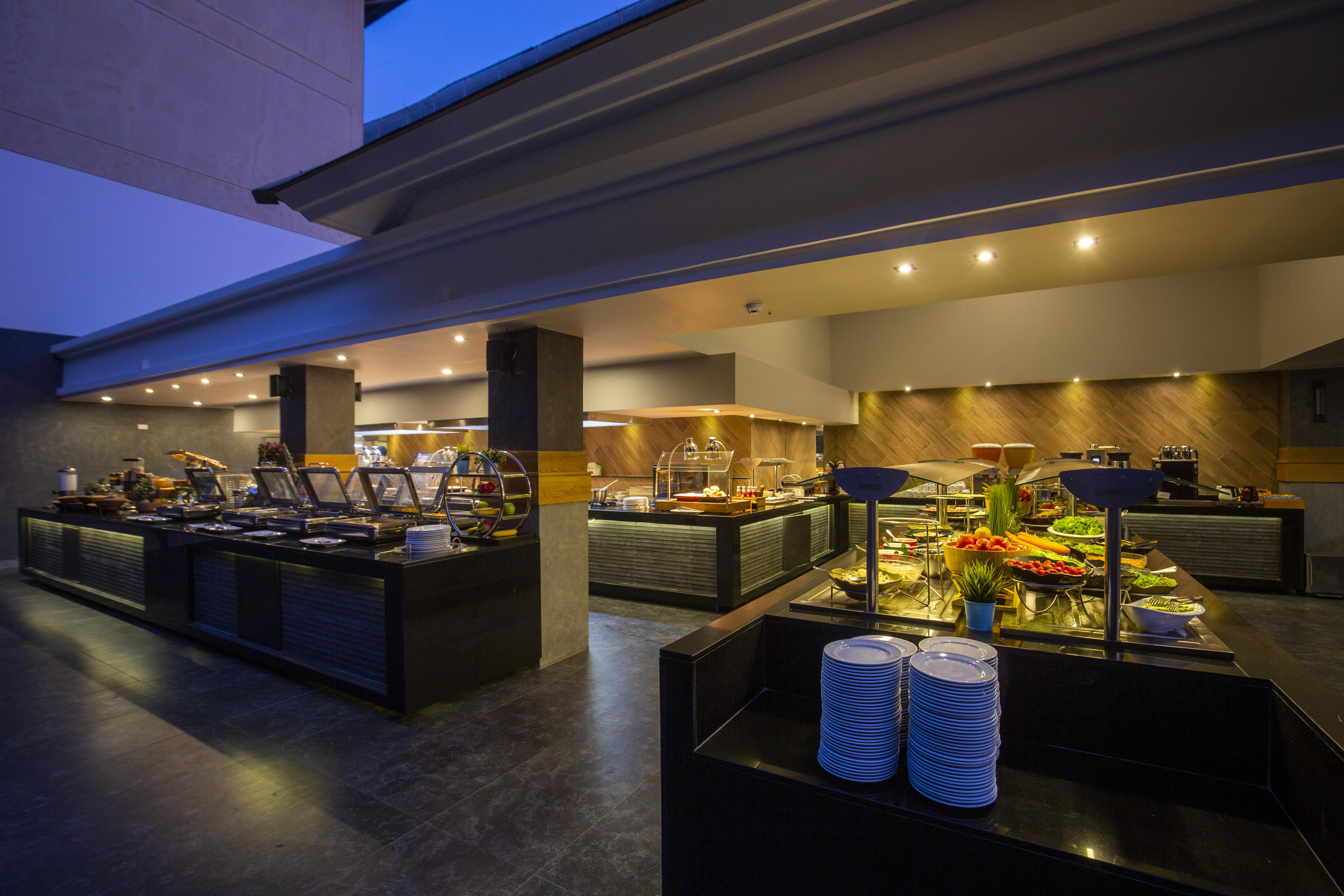 Woovo Phuket Kata Hotel Ngoại thất bức ảnh