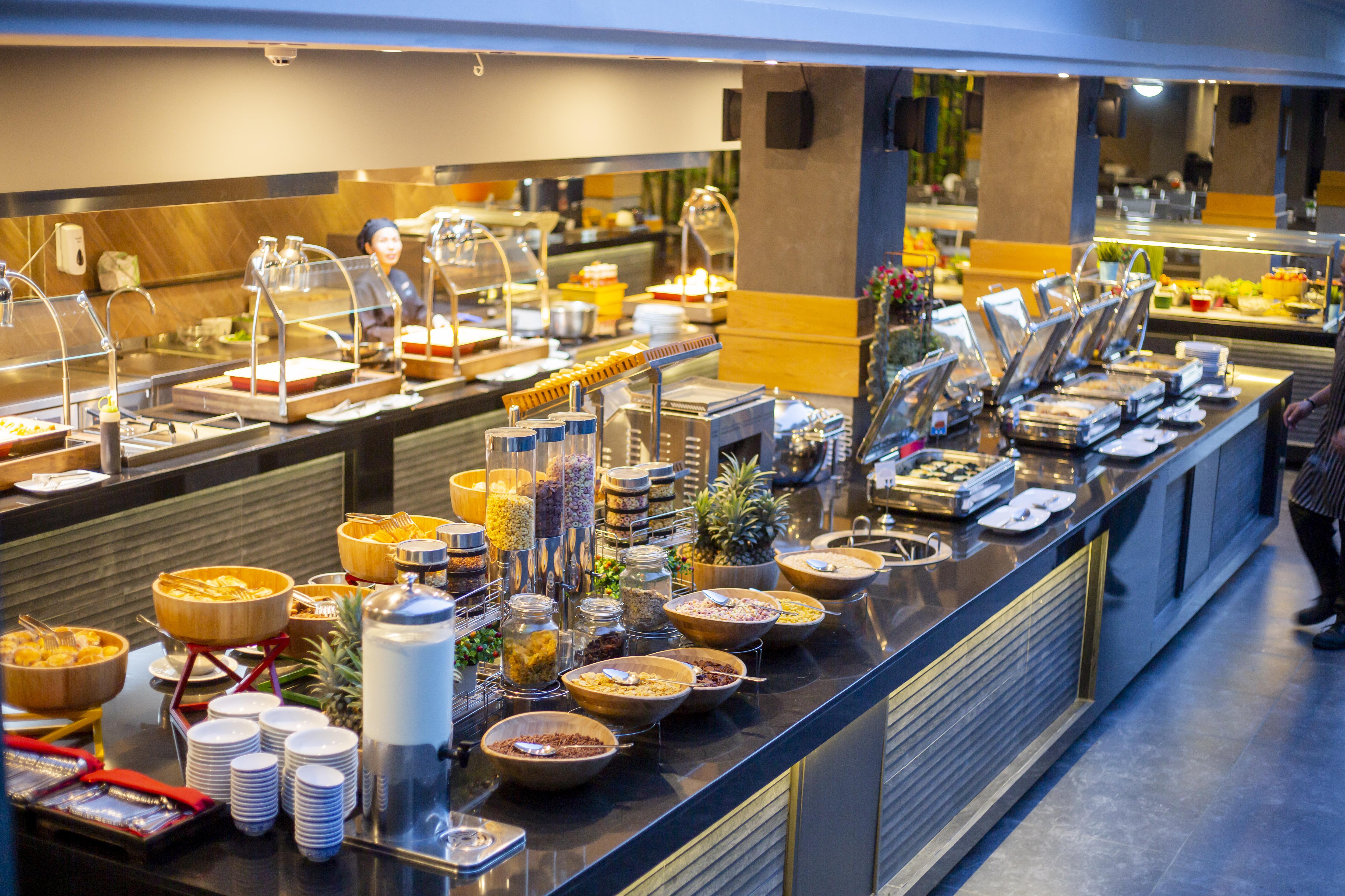 Woovo Phuket Kata Hotel Ngoại thất bức ảnh