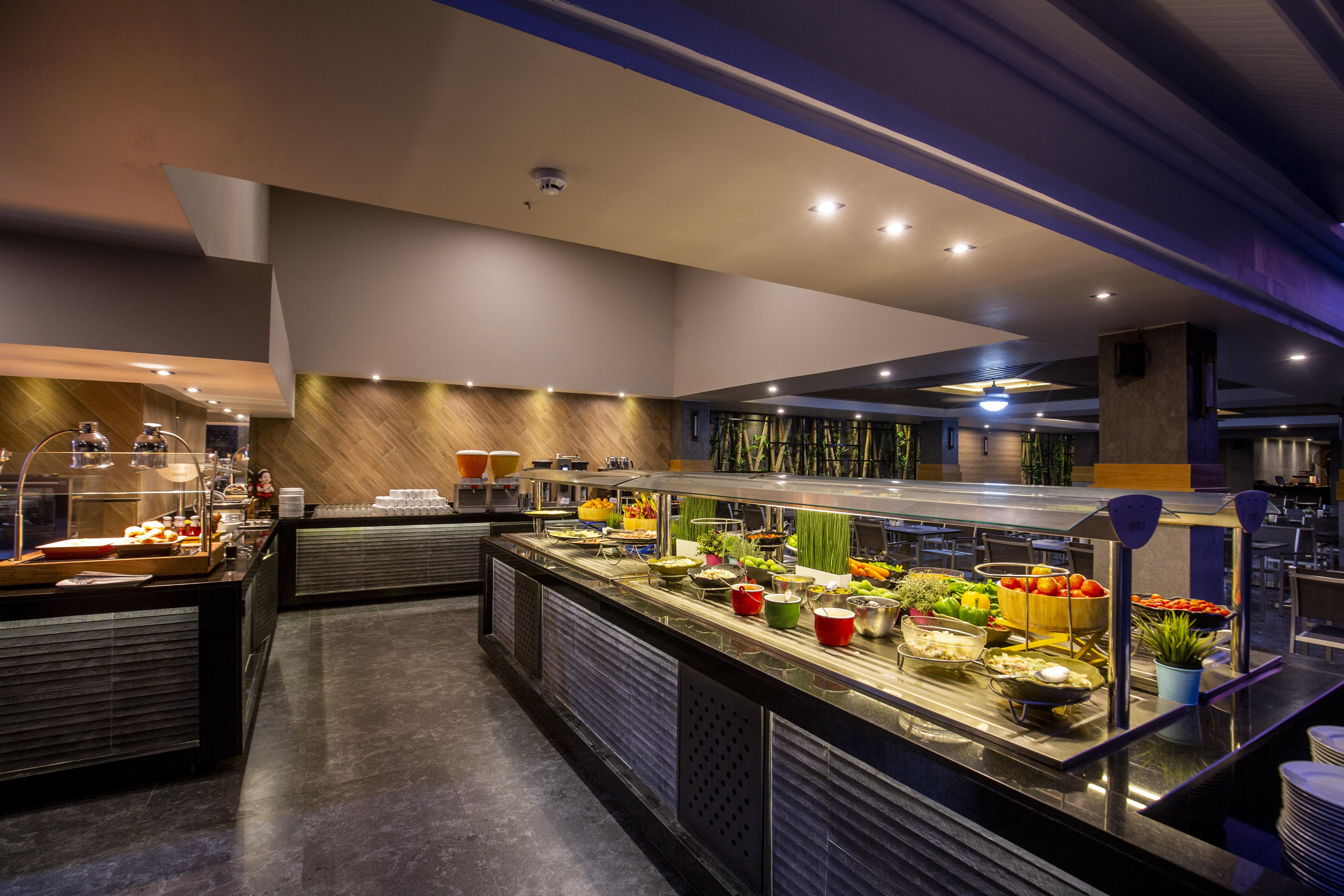Woovo Phuket Kata Hotel Ngoại thất bức ảnh