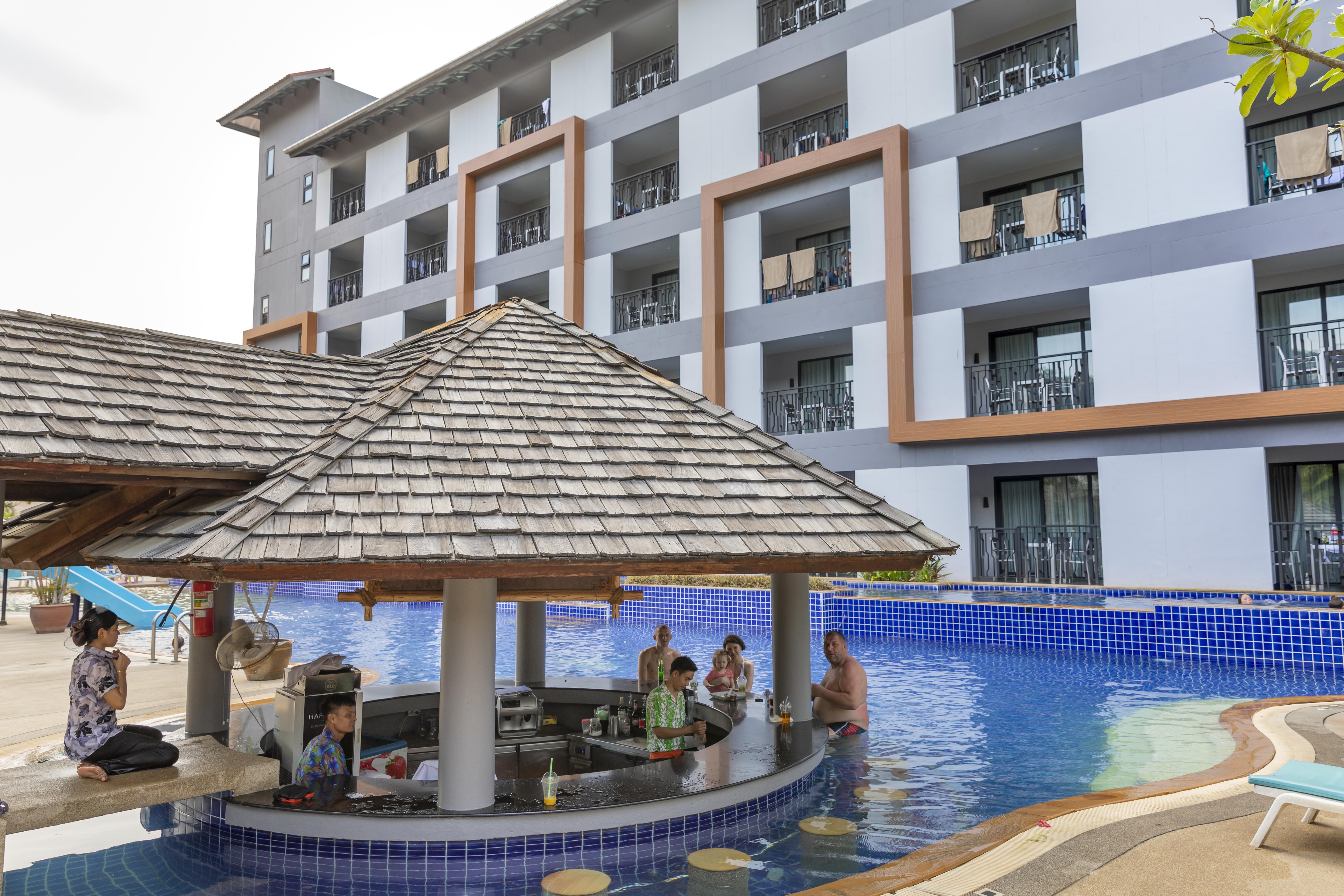 Woovo Phuket Kata Hotel Ngoại thất bức ảnh